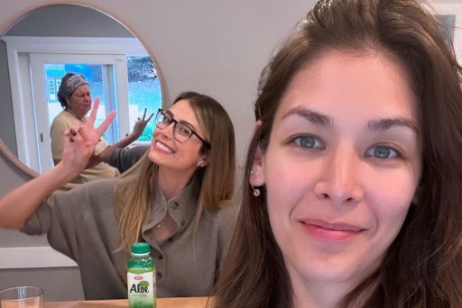 Dayana Mendoza fait un selfie avec Stefania Mendoza, Miss Univers 2009 qu'elle a baptisée